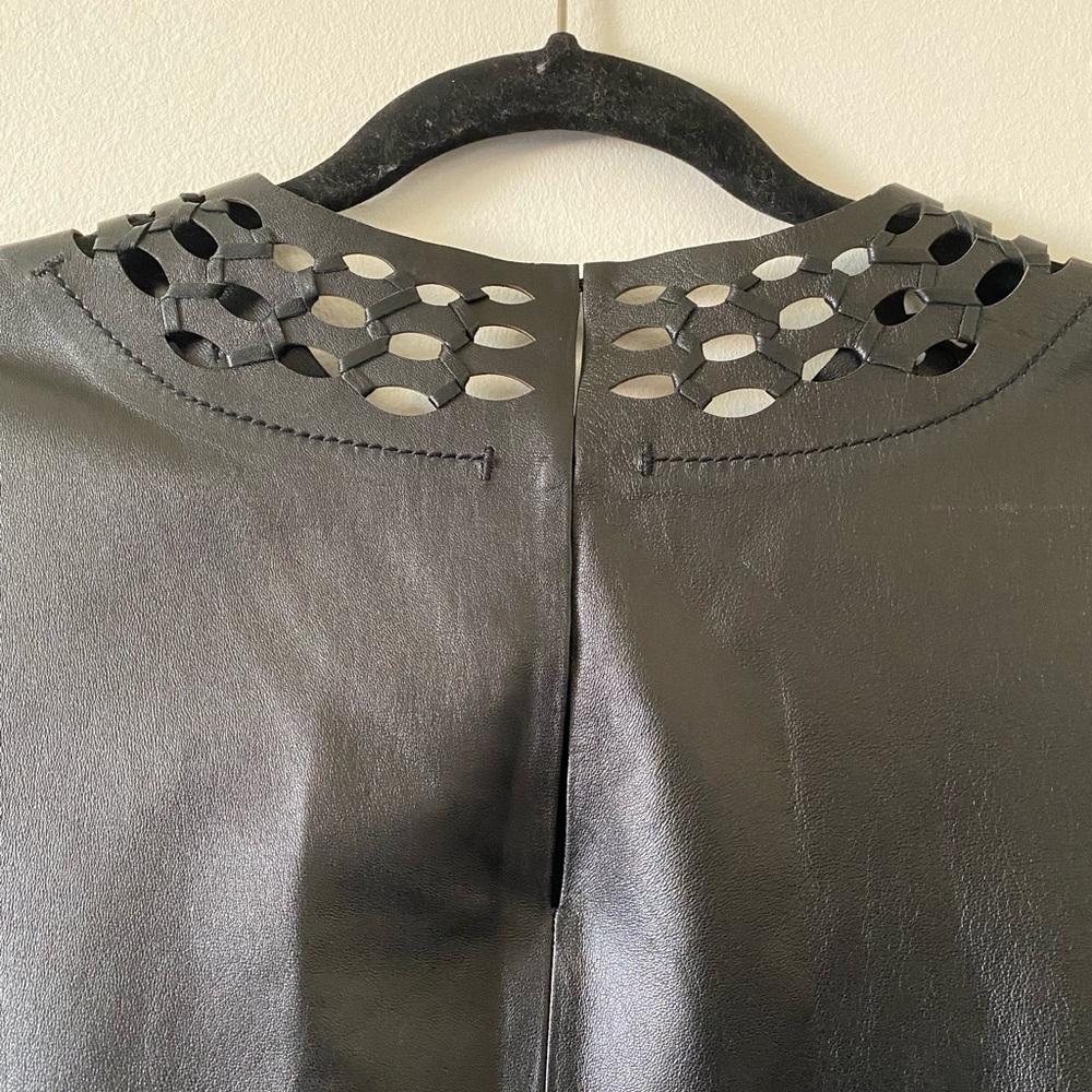 Diane von Furstenberg yvanna leather shift cut-out Dress / Size 4 - Picture 9 of 11